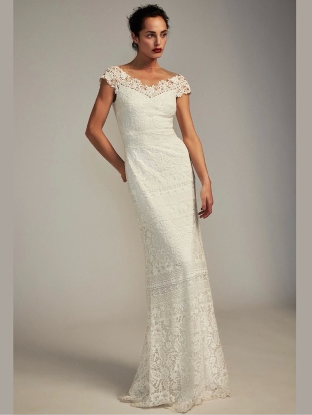 Tadashi shoji joelle lace bridal gown